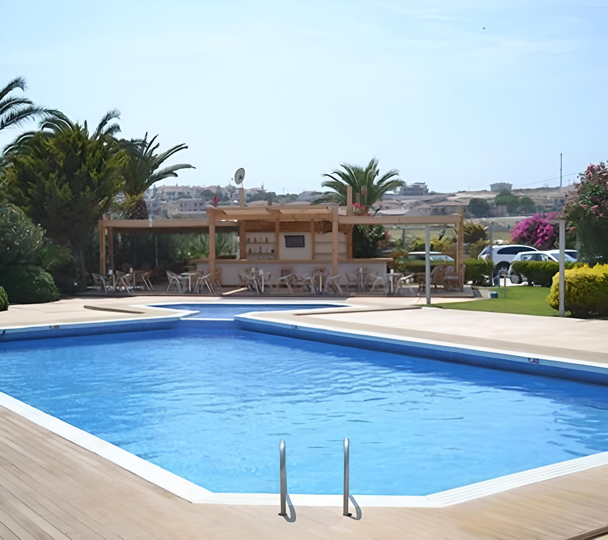 Ladin Hotel