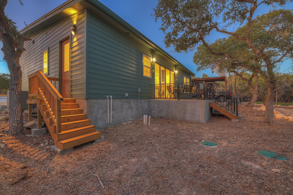 Serene Getaway Nestled in the Tx Hill Country!