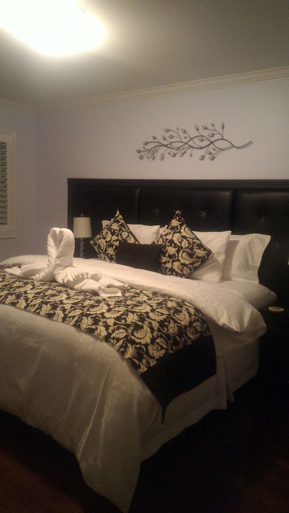 Niagara-on-the-Lake Vacations - Blue Skies Bed and Breakfast - Property Image 19