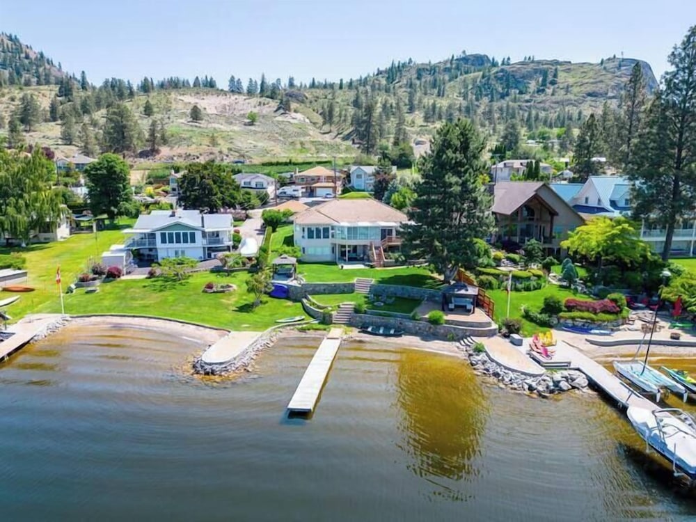 Skaha Lakefront Inn