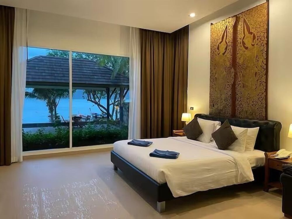 SeaView Villa Private Pool Table V195