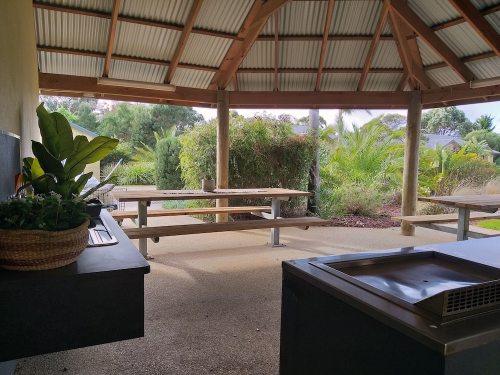 Island Cove Villas