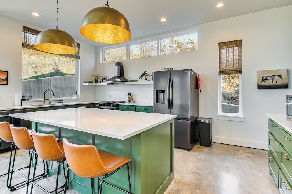 Walk to Lake: Home w/ Game Room in Medicine Park!