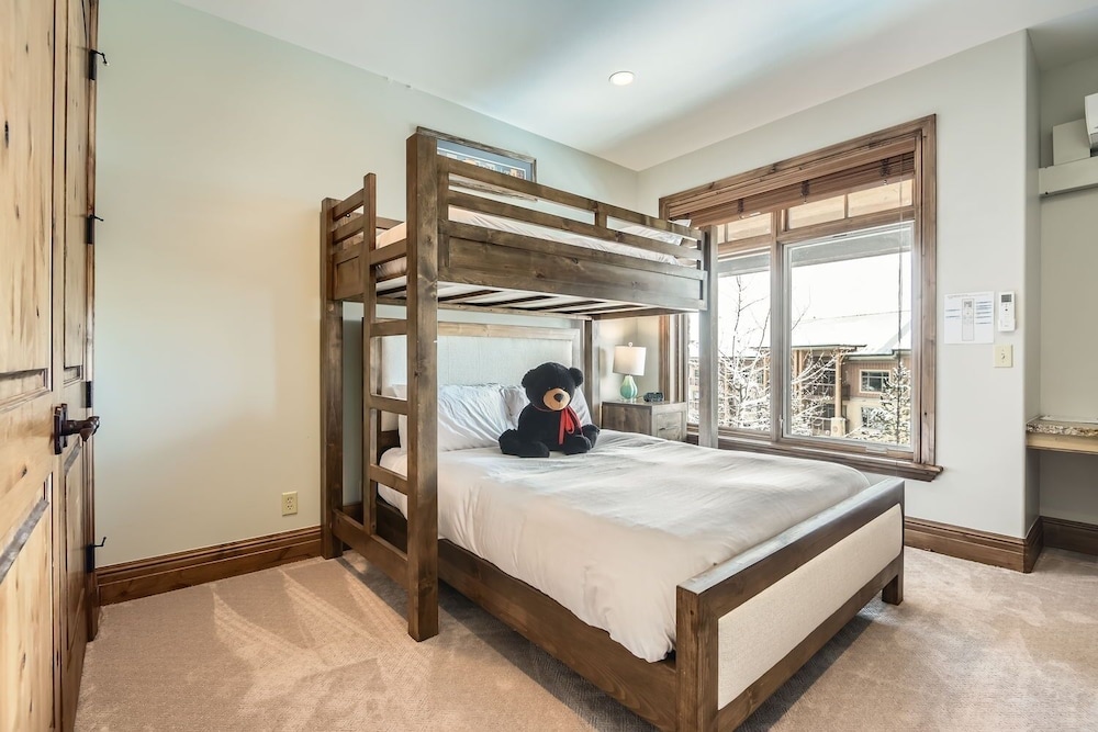 Strand Haus Ski In Ski Out At Canyons 2 Bedroom Condo