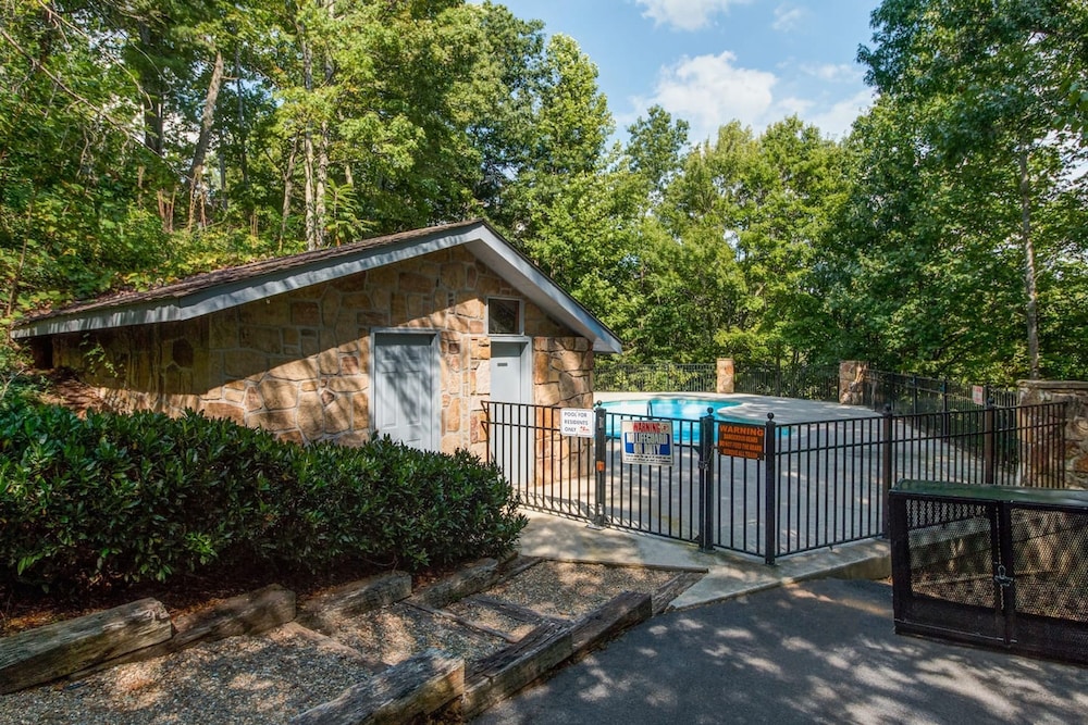 Lux Cabin Mtn Views Flat Parking Dog Friendly