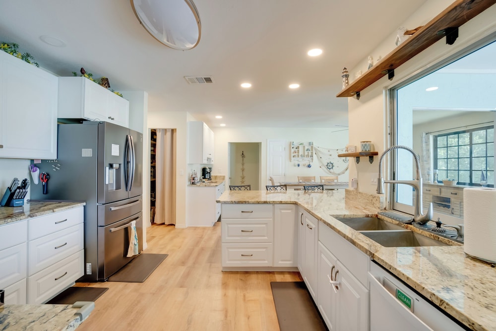 Heated Pool + Lanai: Peaceful Punta Gorda Stay