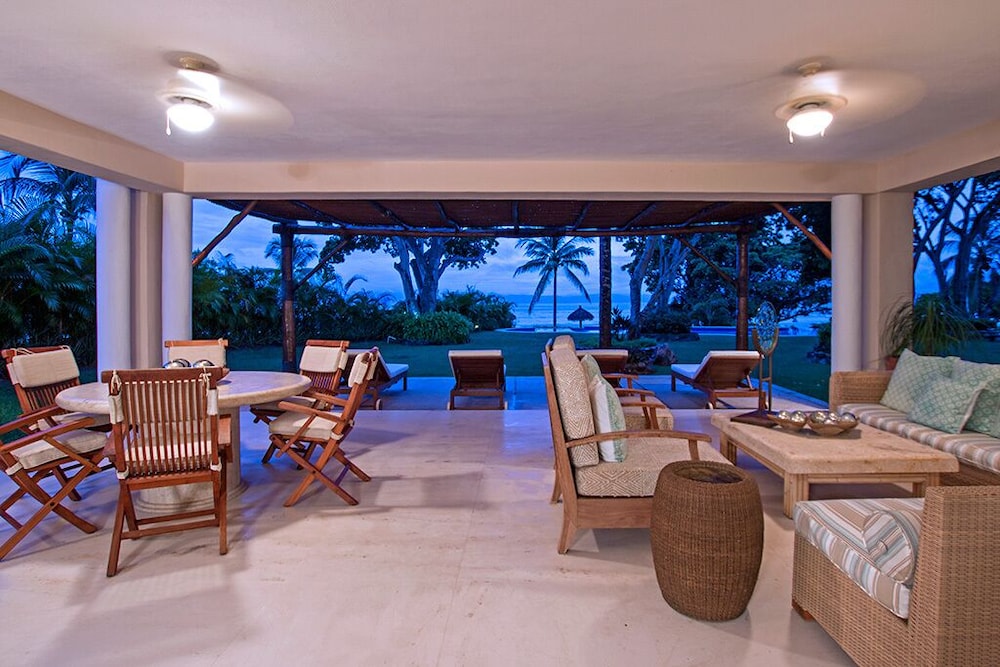 Comfortable 4 Bedroom Condo - Property Image 4