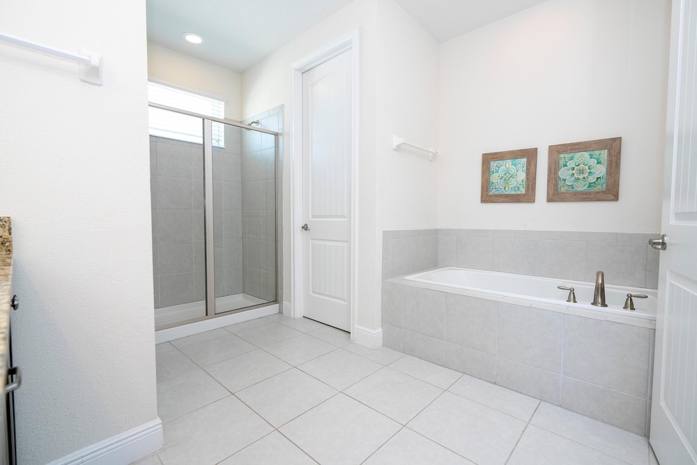 510 BS - 5BD Elegant Escape: Private Haven