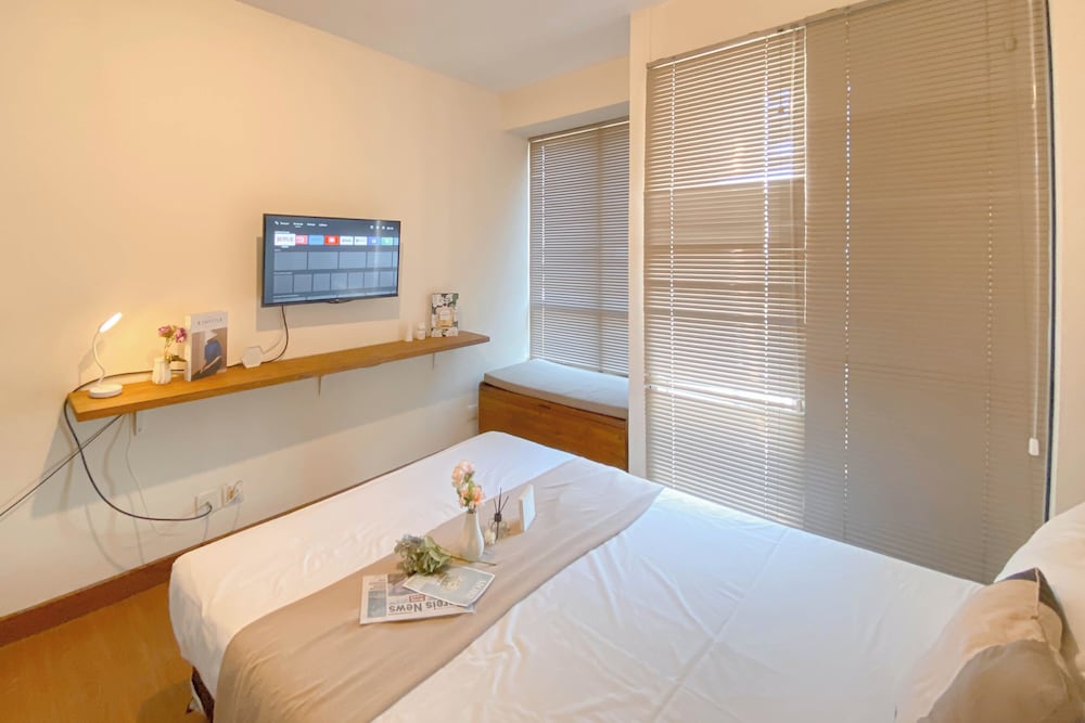Homey And Good Place Studio At Tifolia Apartment