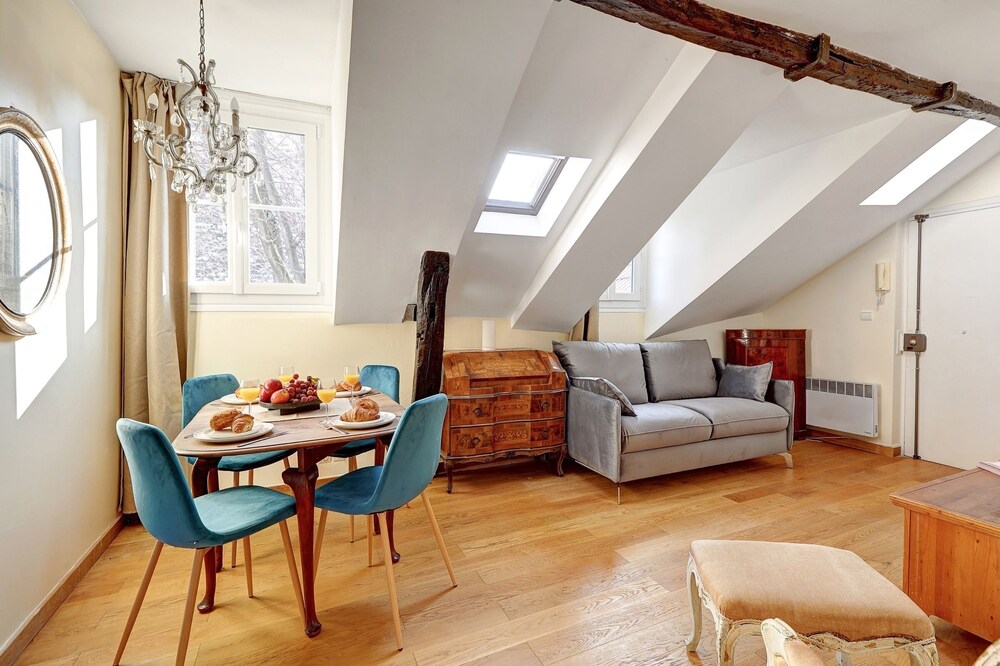 Comfortable 1BR in Latin Quarter