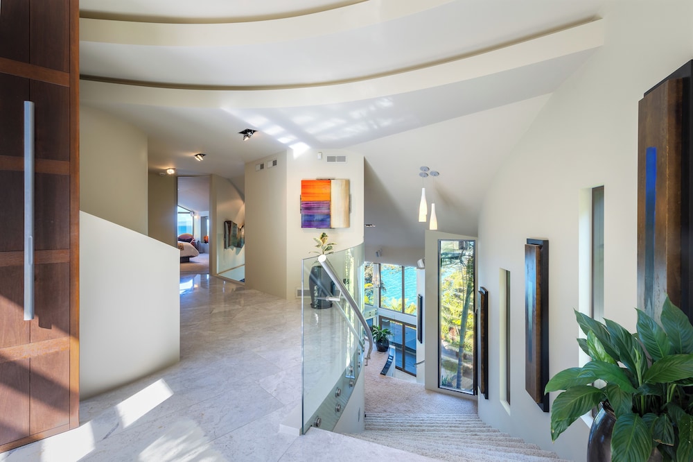 Exclusive Suite - Ocean Views & Beach
