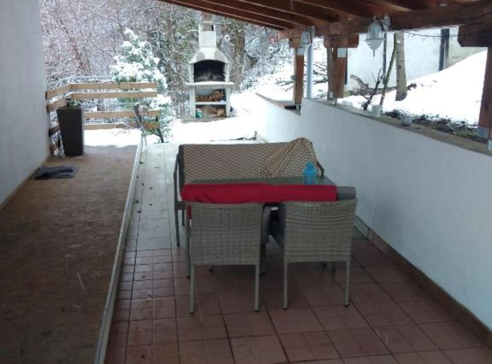 Plesivica Hillside Holiday Home With Hot -tub