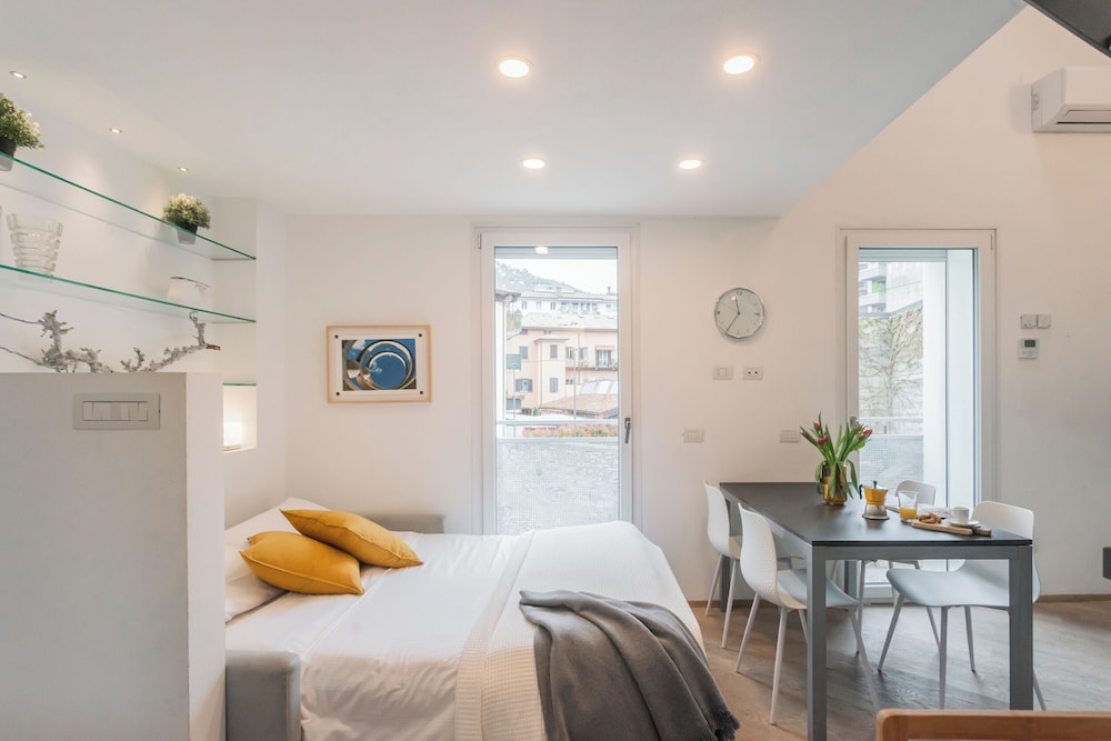 Borsieri Como Apartments with Parking by Rent all Como