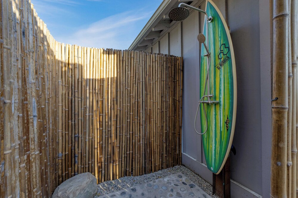 Hummingbird Haven by Avantstay Dog-friendly, Near the Beach, Huge Yard+hot Tub