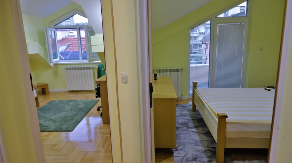 Lovely 3-bed Apartment in Skopje view 2