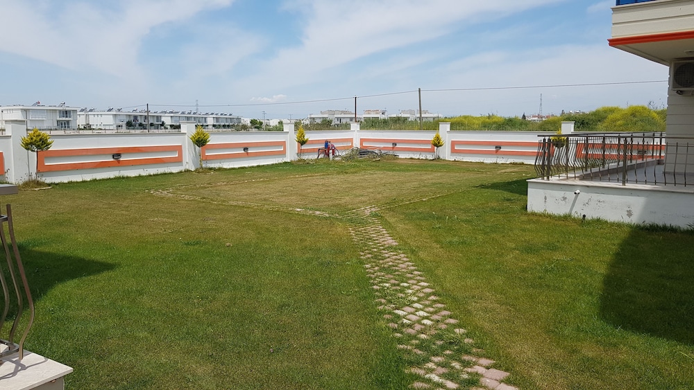 Esila Park Lara Kundu