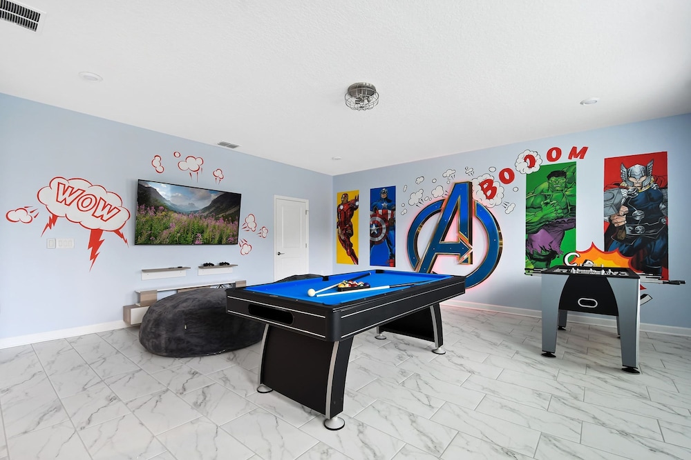 Home 9 Bed Themed Rooms Pool Storey Lake