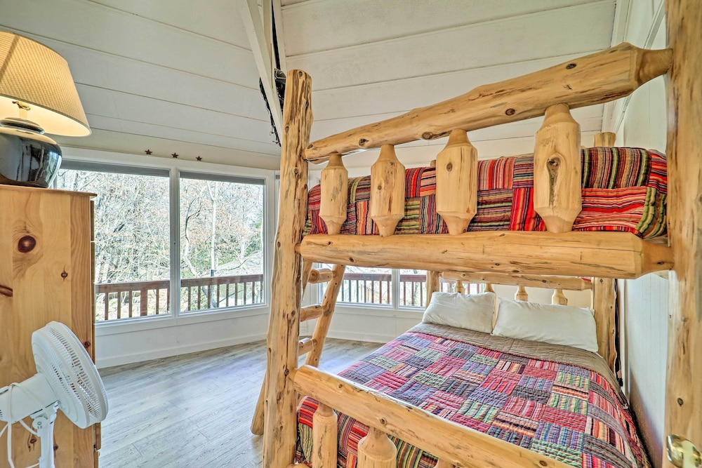 Mountain Treehouse: A Unique Hilltop Hideaway view 4