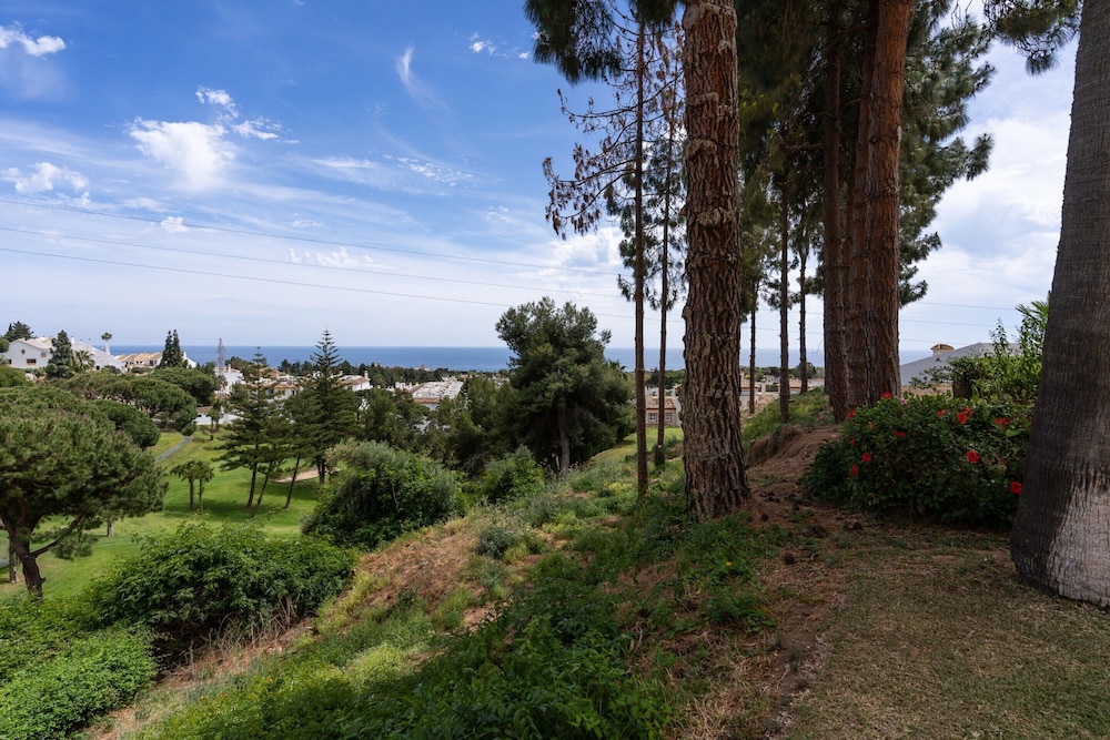 Apartment in Mijas Costa Near Beaches