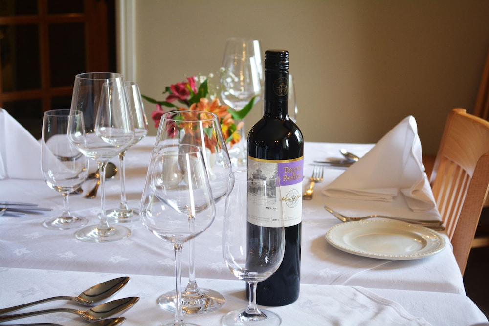 Bridgwater Vacations - Castle of Comfort Hotel  Restaurant - Property Image 9