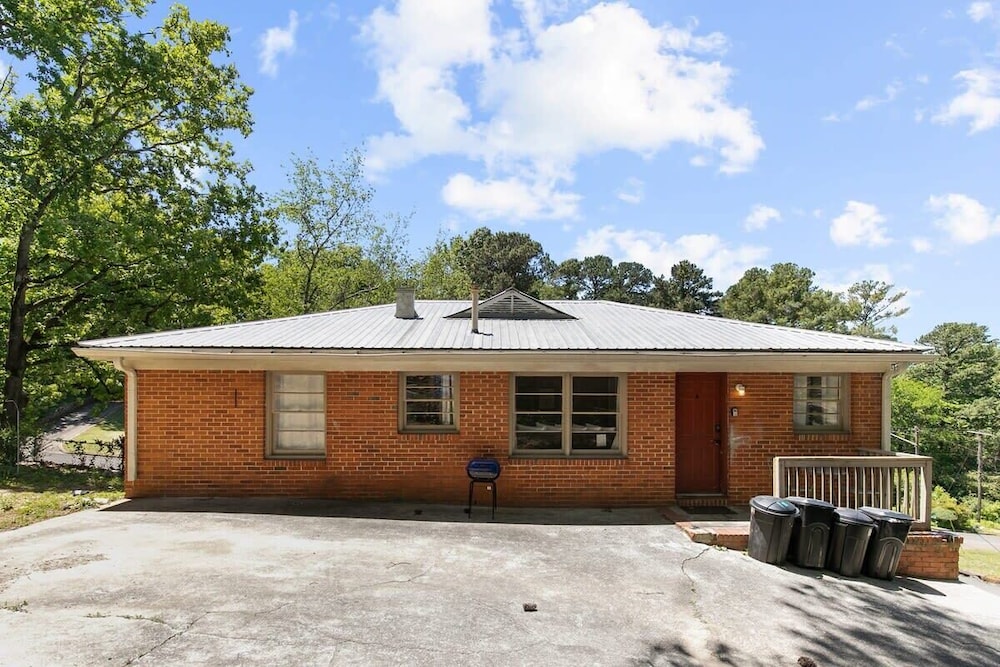 Broadmoor Bungalow - Both Units