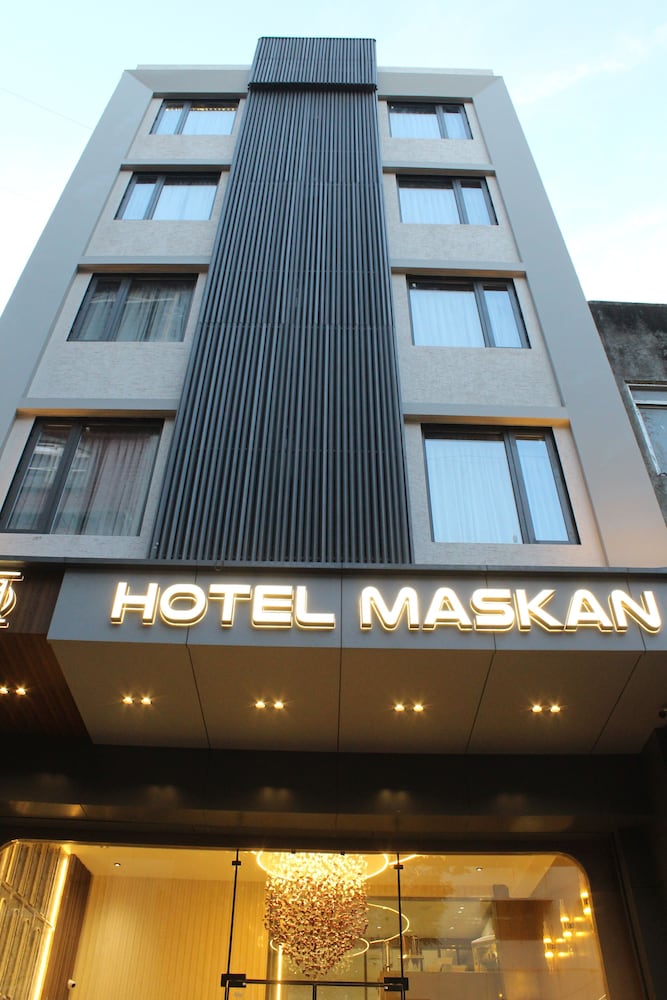 Hotel Maskan Surat