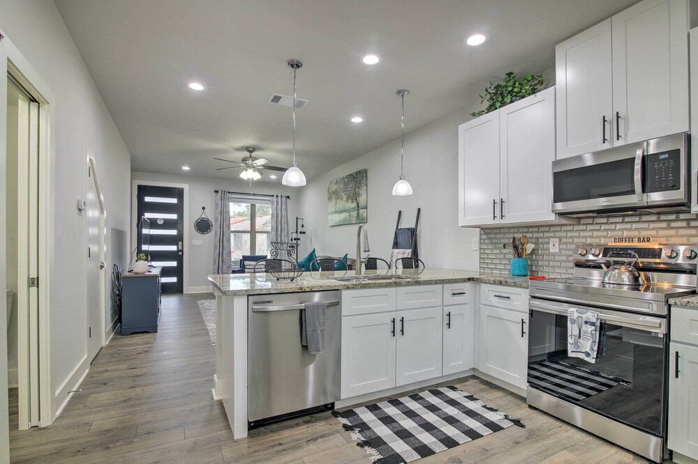 Lago Vista Townhome Near Lake Travis! - Property Image 24
