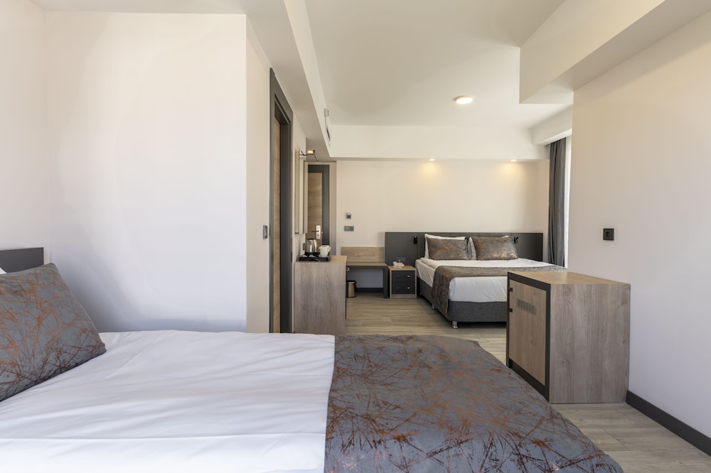 IRENIC HOTEL