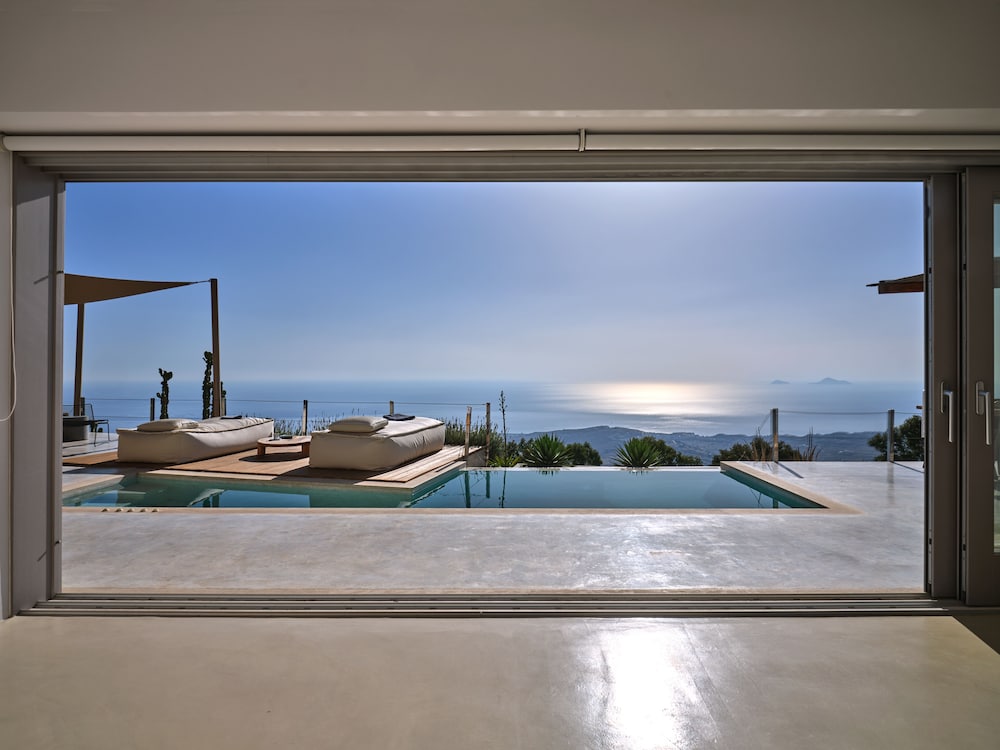 Santorini Heights
