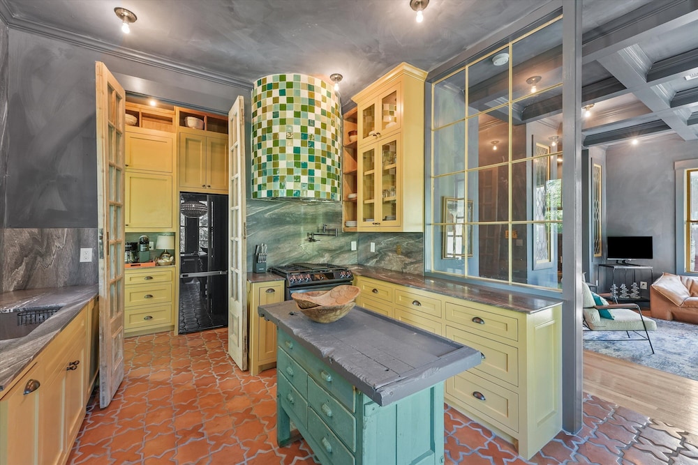 Ebb and Glow Retreat by Ryson Vacation Rentals
