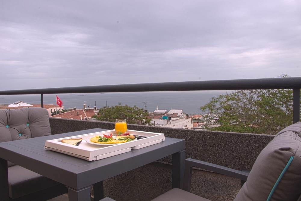 Four-G Hotel - Image 13