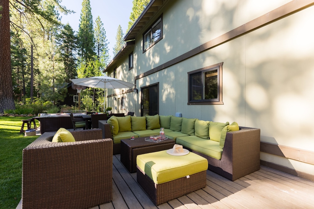 La Perla Chic Panoramic Designer Villa