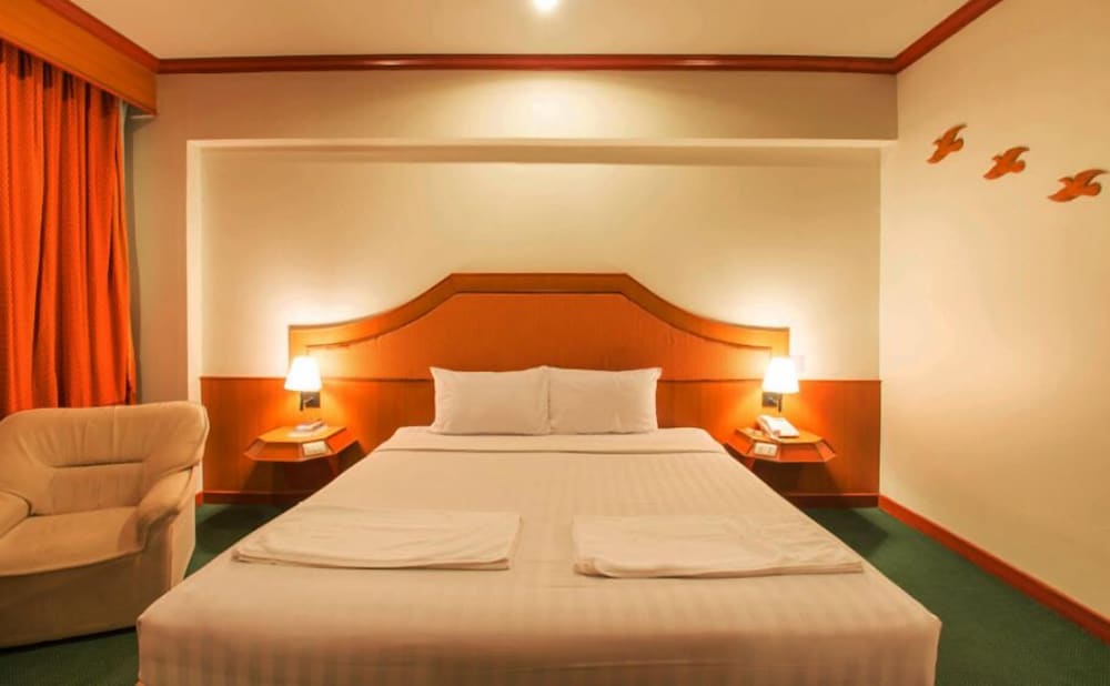 Thepnakorn Hotel
