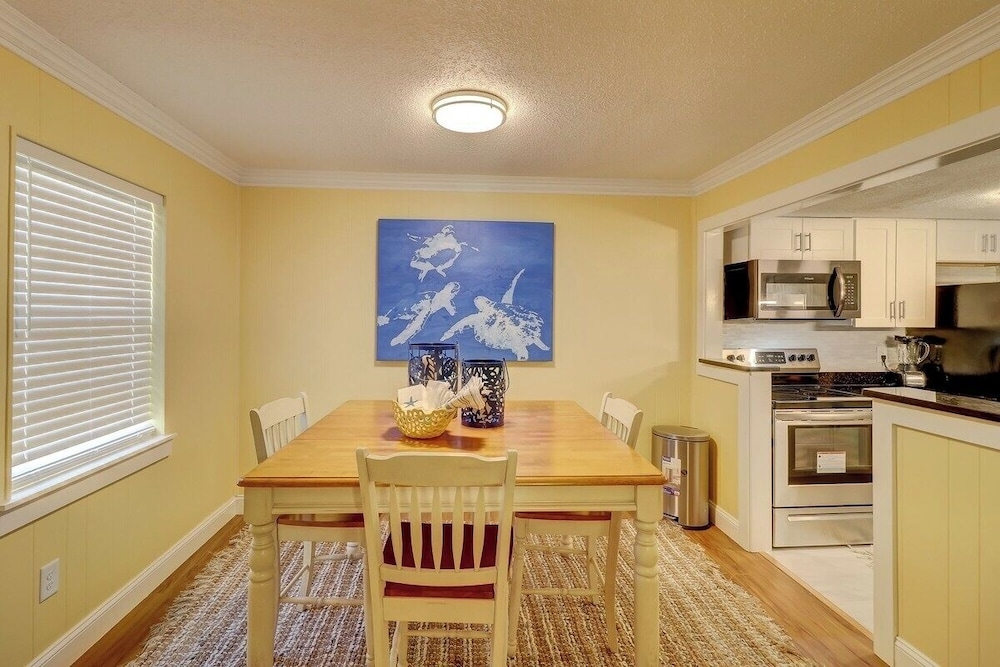 Family 2BR Retreat Near Beach + Pool Hilton Head