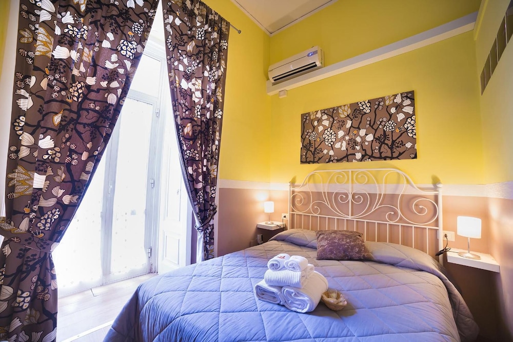 Le 4 Stagioni Dante H Napoli Centro by ClaPa Group Dislocated Hospitality