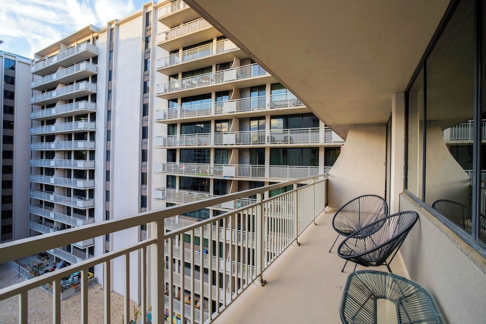 Close to Airport in Crystal City