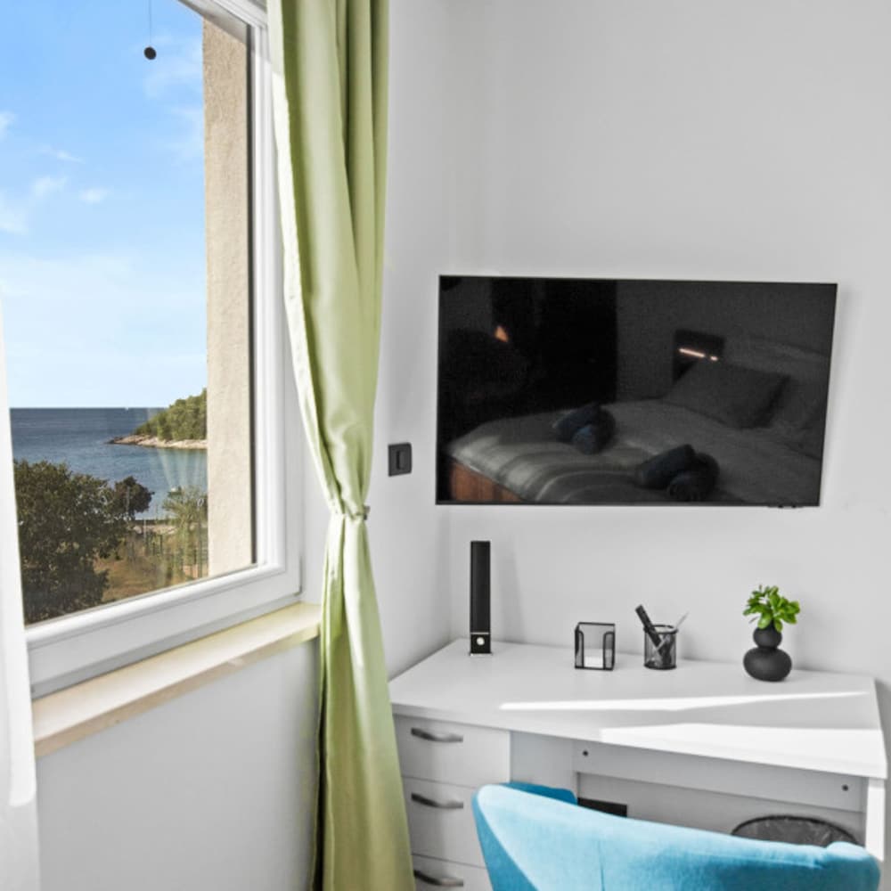 Villa Palma - Seaside Luxury Villa for 6 Person