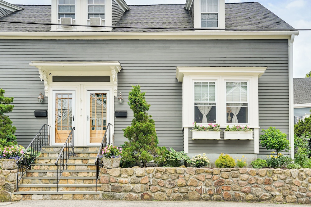 1 Mi to Beach: Manchester-by-the-sea Retreat!