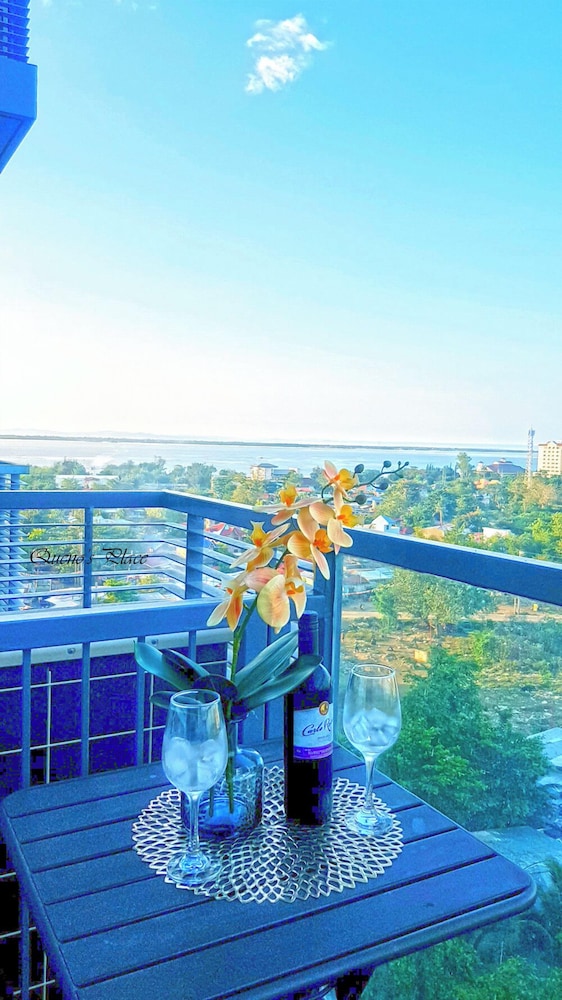 One Pacific Residence 1BR Ocean View