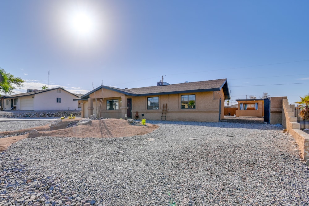Lake Havasu Vacation Home: Private Pool & Hot Tub! view 4