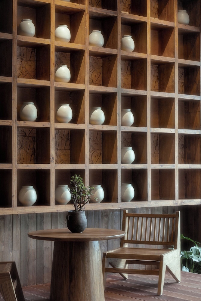 Shishe Spring Designer Homestay