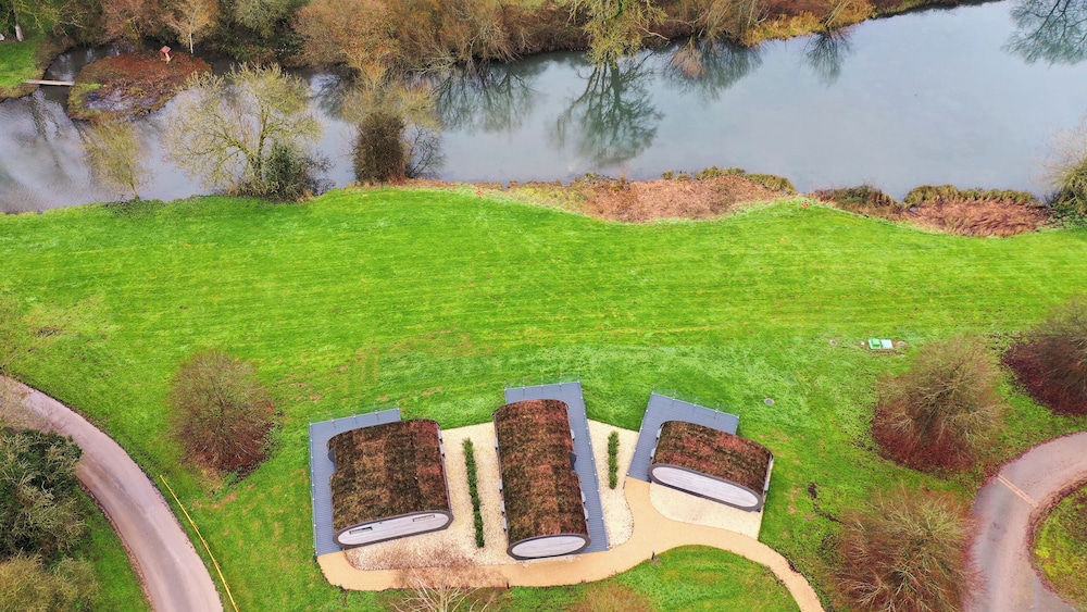 Sustainable 2BD Pod on Old Chalford Farm