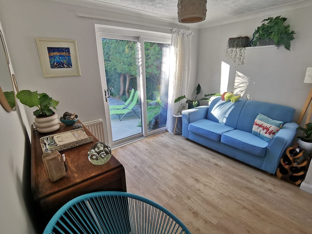 Bright Welcoming Falmouth Home Garden Parking