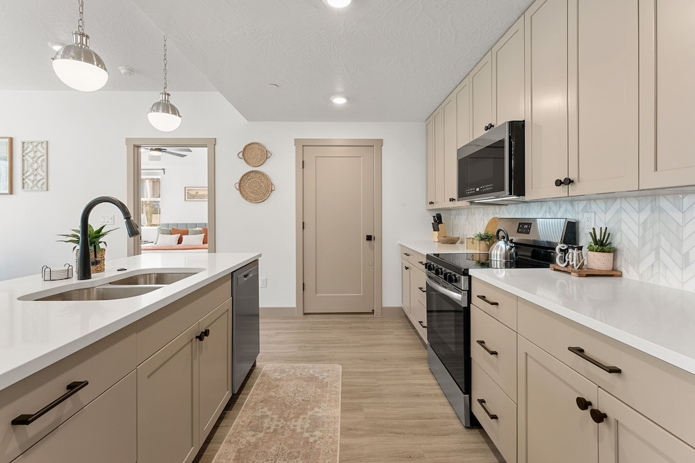 Pinyon Pines #103 2 Bedroom Condo