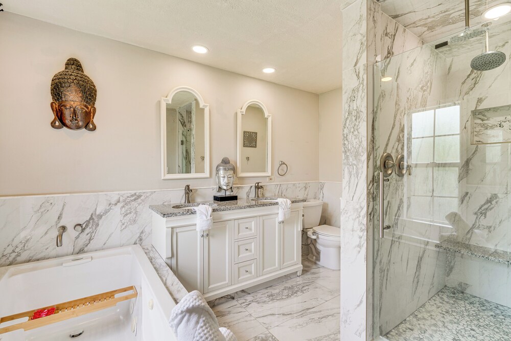 Private Pool & Yard: Family Retreat in Cape Coral