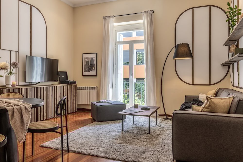 Uzer - 2 Bedrooms in Recoletos