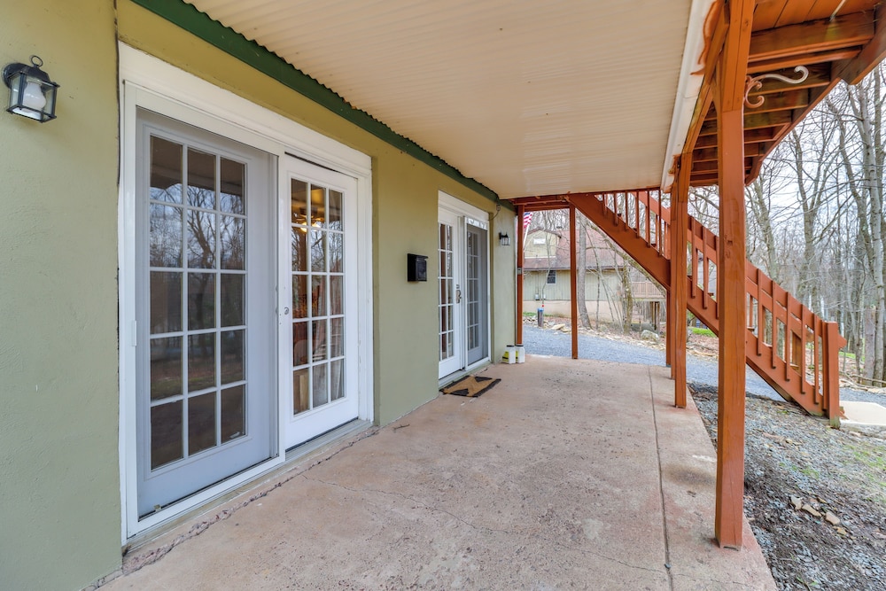 Beach Access: Bbq-ready Poconos Family Getaway!