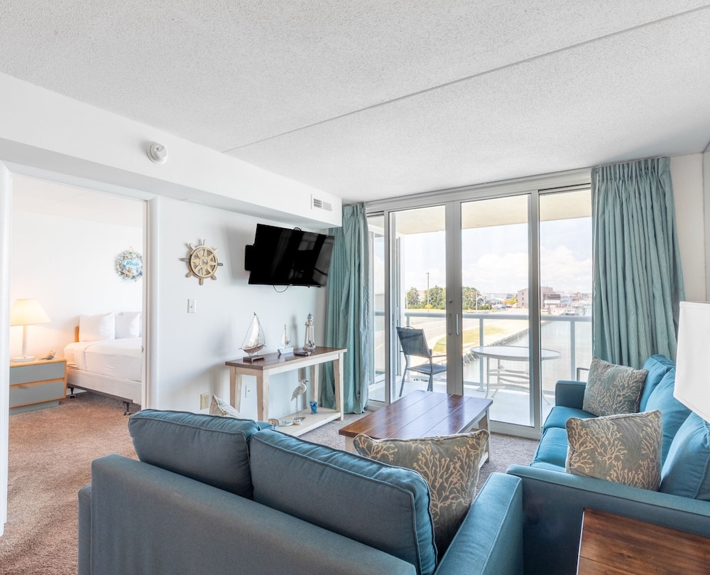Bay Club Resort by Coolvacay