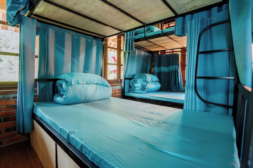 Bai Tu Long Mountain Resort