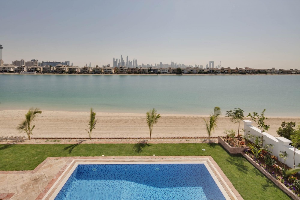 5 Villa w Private Pool Beach on Palm Jumeirah